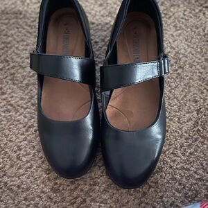 Women’s DREAM PAIRS  Mary Jane flats only worn once